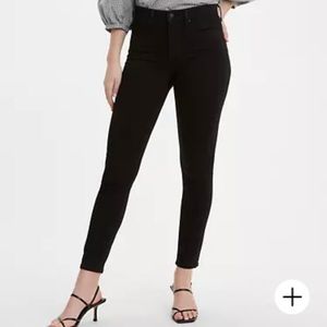 Levi’s 311 shaping skinny jean